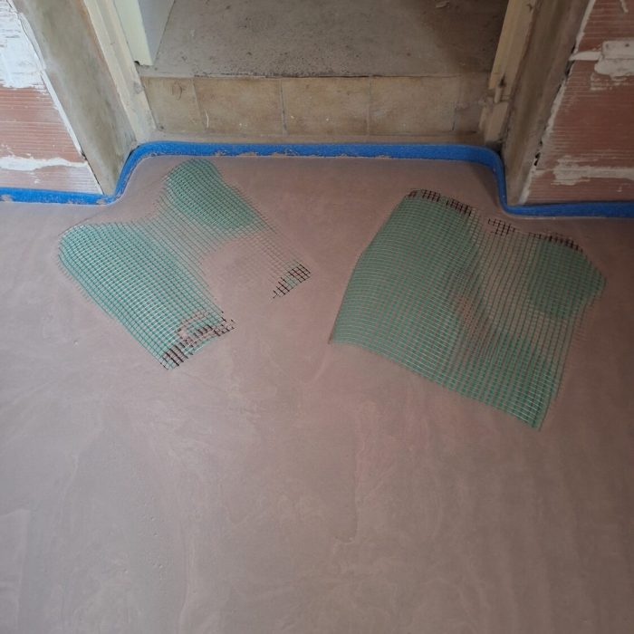 3 Mise en place des renforts d'angle entre les 2 passes de finition