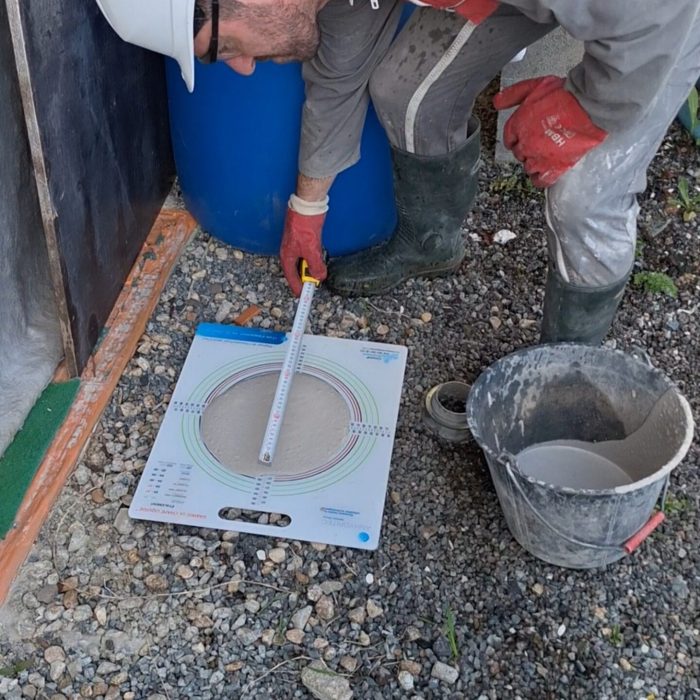 Contrôle de la fluidité du produit à l'arrivée du camion malaxeur